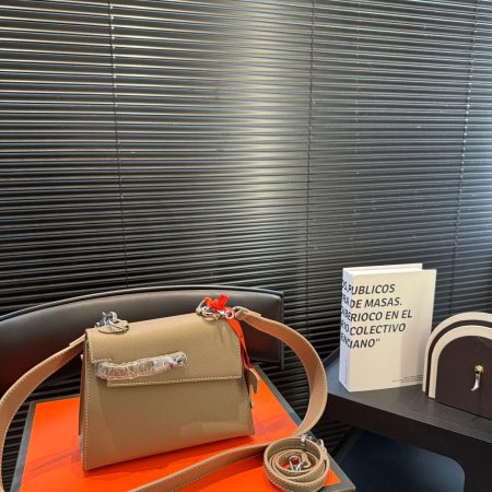 Hermès Kelly Milkshake White with Silver Hardware - Image 6