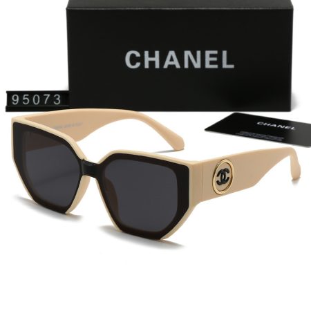 Chanel Fashionable Sunglasses - Image 5