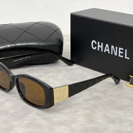 Chanel Fashionable Sunglasses - Image 4