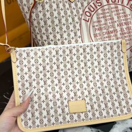 LV Neverfull Tote Bag - Image 5