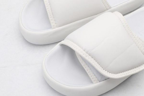 Yeezy Slide 4