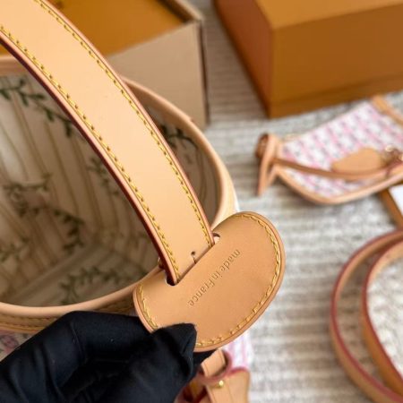 LV Allinbb Bucket Bag - Image 7
