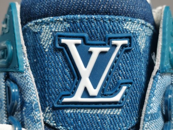 LV Trainer Blue