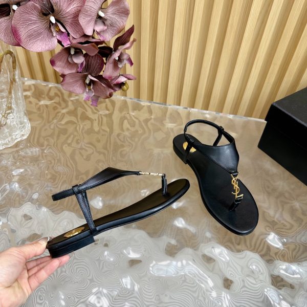YSL Vitel Vernice Soft Thong Sandals