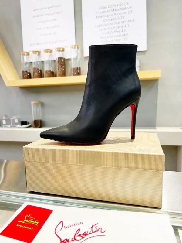 Christian Louboutin So Kate Booty Heels
