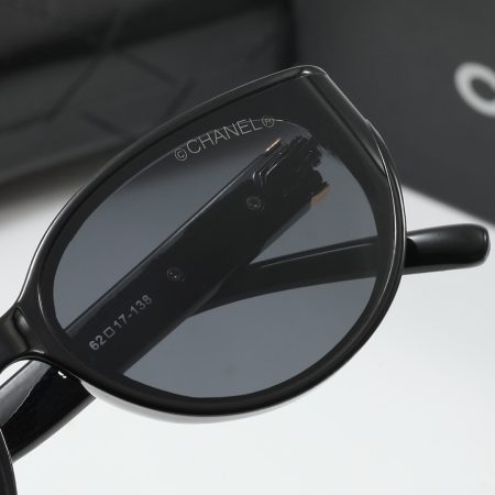 Chanel Fashionable Sunglasses - Image 9