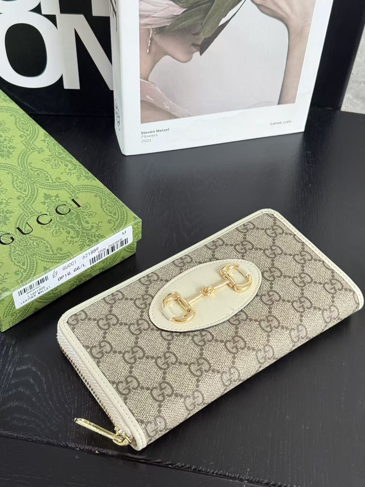 Gucci Zipper Wallet - Image 3