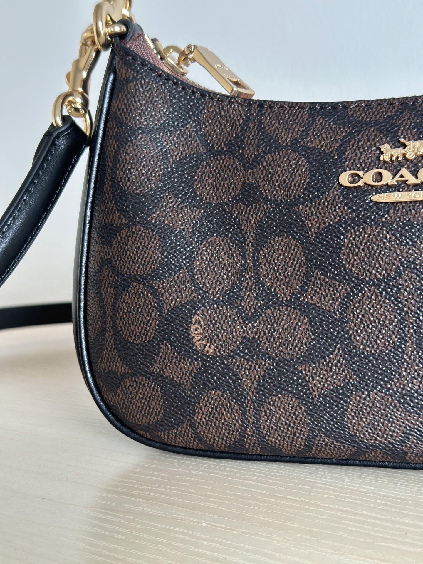 Coach Teri Shoulder Bag - Image 8