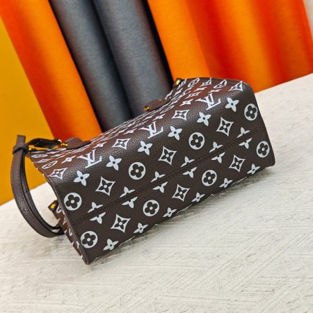 LV OnTheGo Bag - Image 5