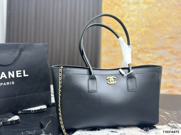 Chanel Black and Gold Cerf Box Bag