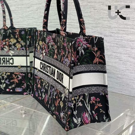 Dior Book Tote Medium Bag - Image 4
