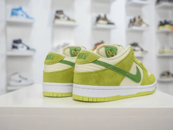Dunk Low Pro “ Sour Apple"