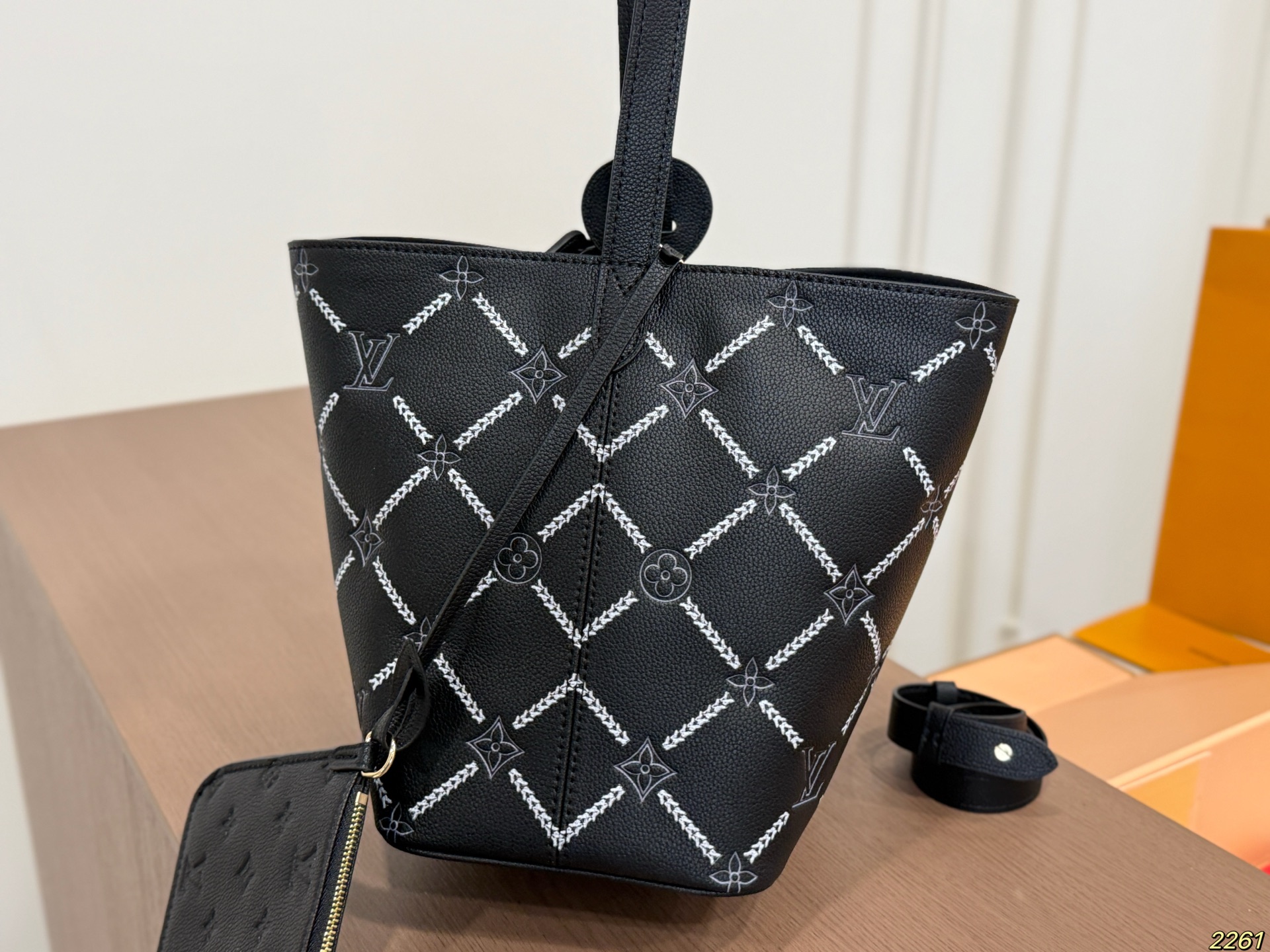 LV Allin Large Bucket Bag - Image 7