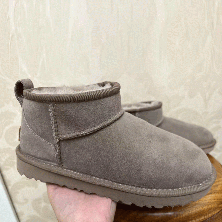 UGG Women'sClassic Ultra Mini Boot - Image 4