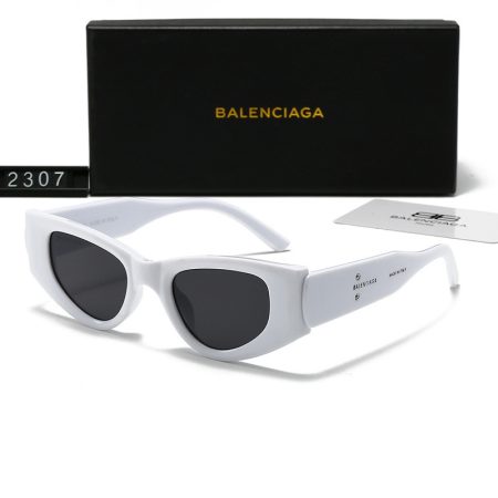 Balenciaga Fashionable Sunglasses - Image 3