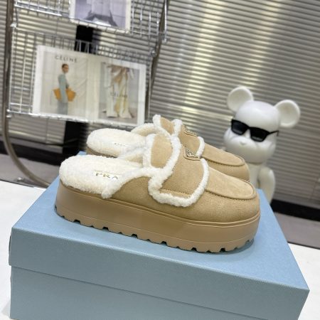 Prada shearlina-lined Suede Mules