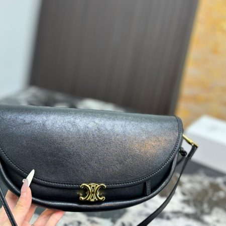 Céline Soft Triomphe Half-Moon Bag - Image 4
