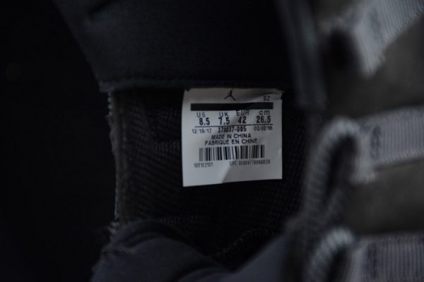 Air Jordan 11 Cap and Gown black 378037-005