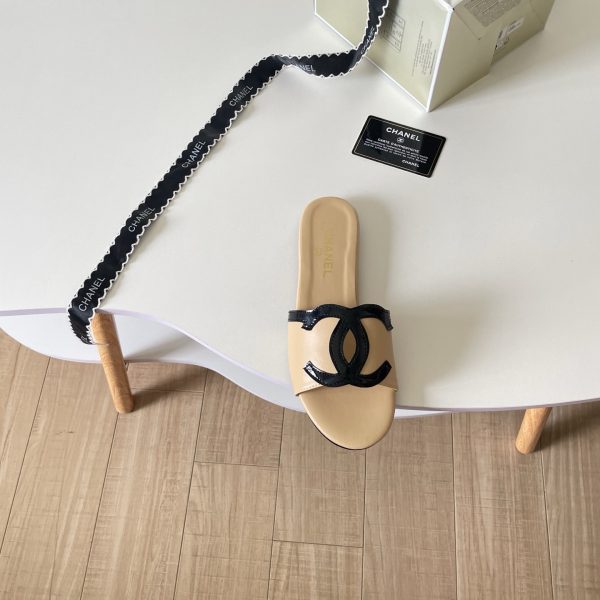 Chanel 26P Double C Two-Tone Flat Slippers