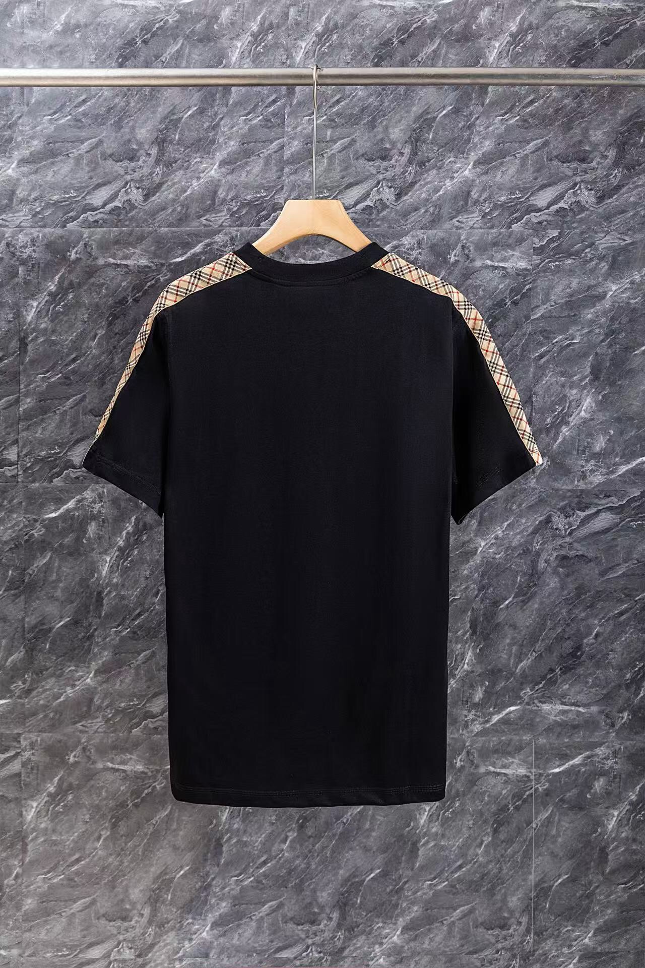 Burberry T Shirt - Image 3