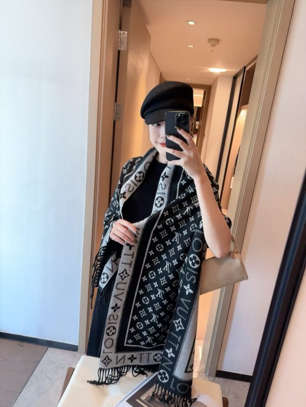 LV Reykjavik Scarf