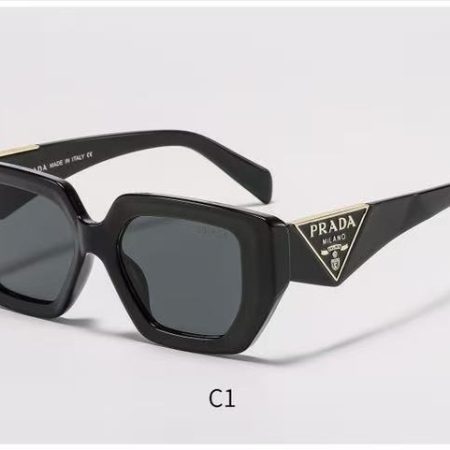 Prada Fashionable Sunglasses - Image 4