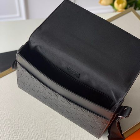 LV Sprinter Mens Shoulder Bag - Image 4