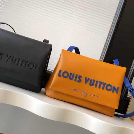 Lv Shopper Medium Handbag
