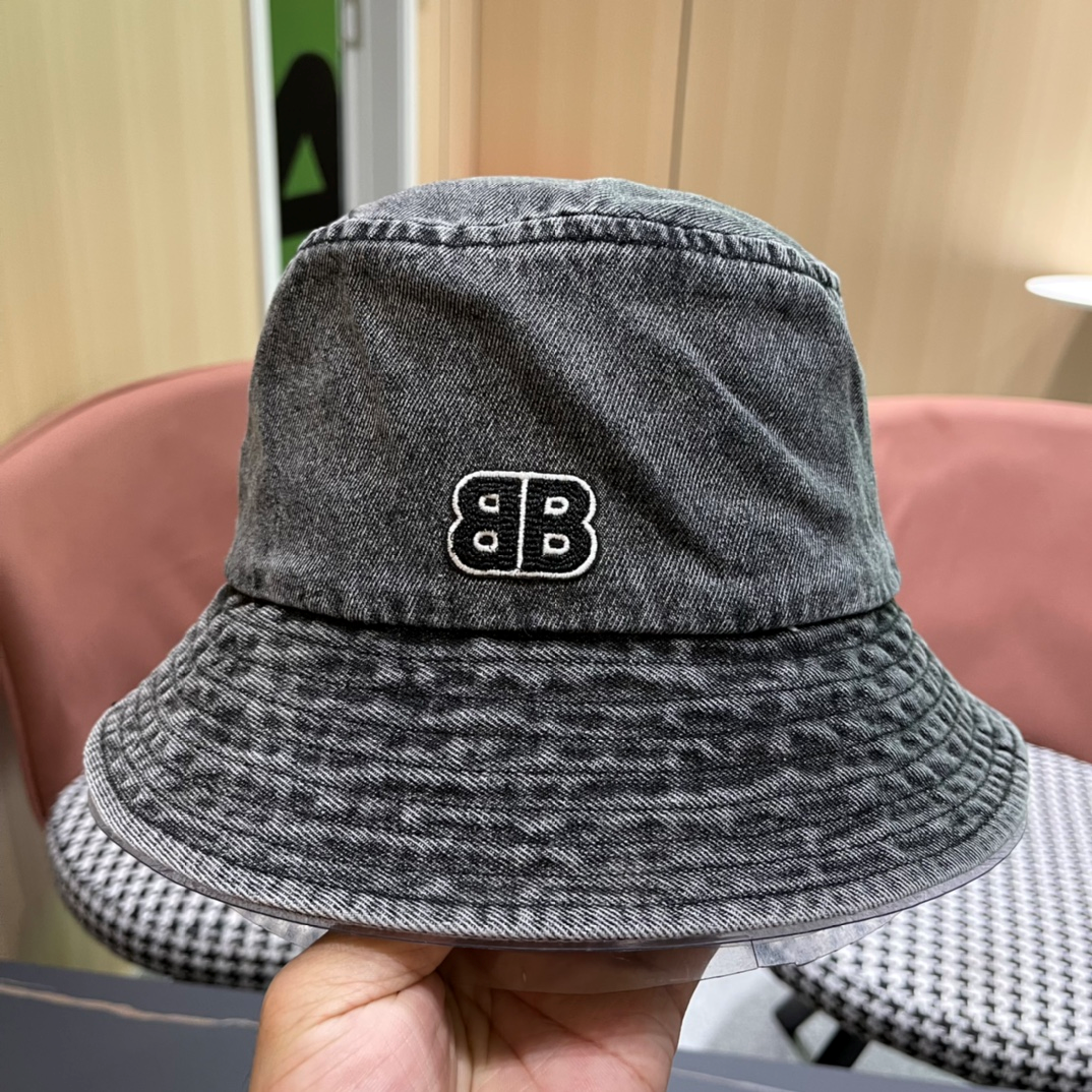 Balenciaga Big Head Around The Bucket Hat Sunhat - Image 1