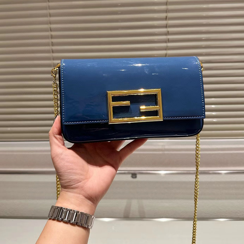 FENDI Chain Wallet Crossbody Bag - Image 4