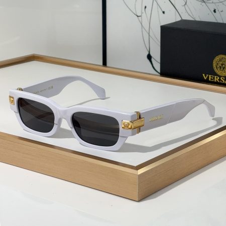 Versace Letter Frame Sunglasses Top Quality - Image 3