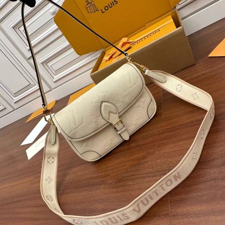 LV Diane Satchel - Image 7