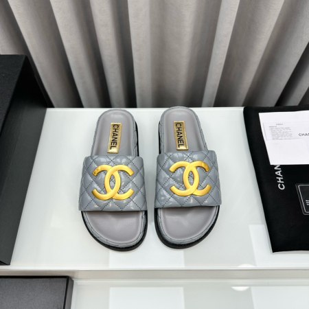 Chanel Gold Label Flat Bottom Fashion Sandals Slide - Image 4