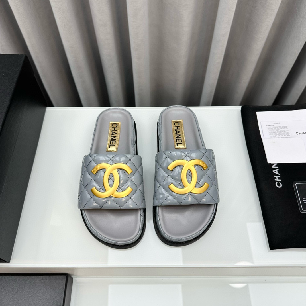 Chanel Gold Label Flat Bottom Fashion Sandals Slide - Image 4