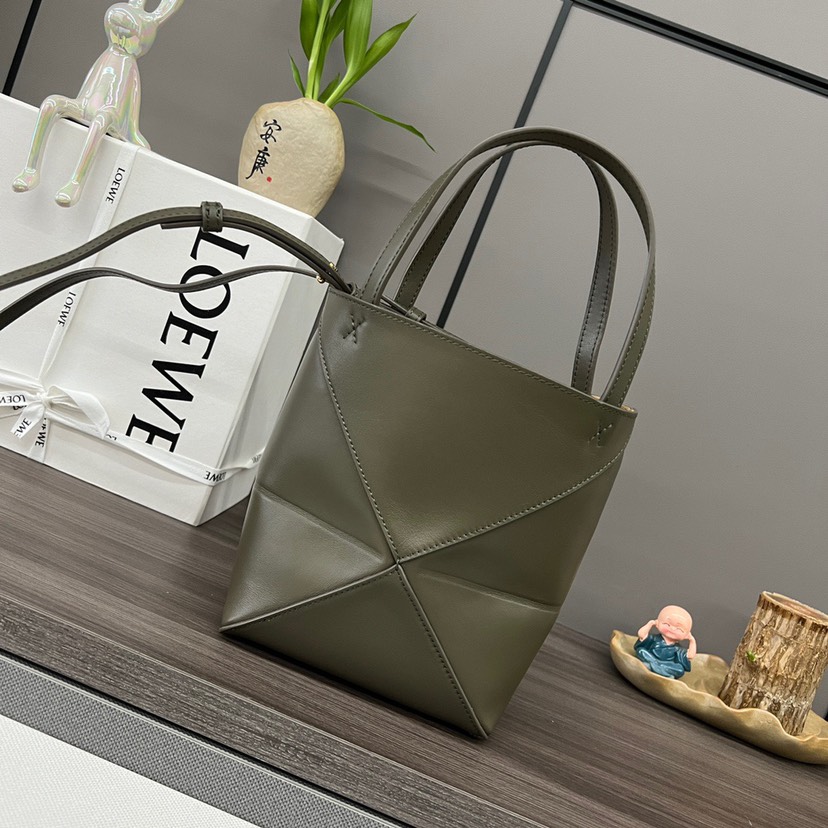 Loewe Mini Puzzle Fold Tote in shiny calfskin Green - Image 2