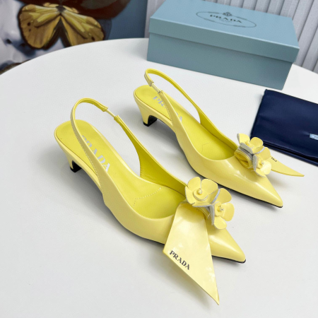 Prada  Leather Temperament Piece  Sandals Slide - Image 5