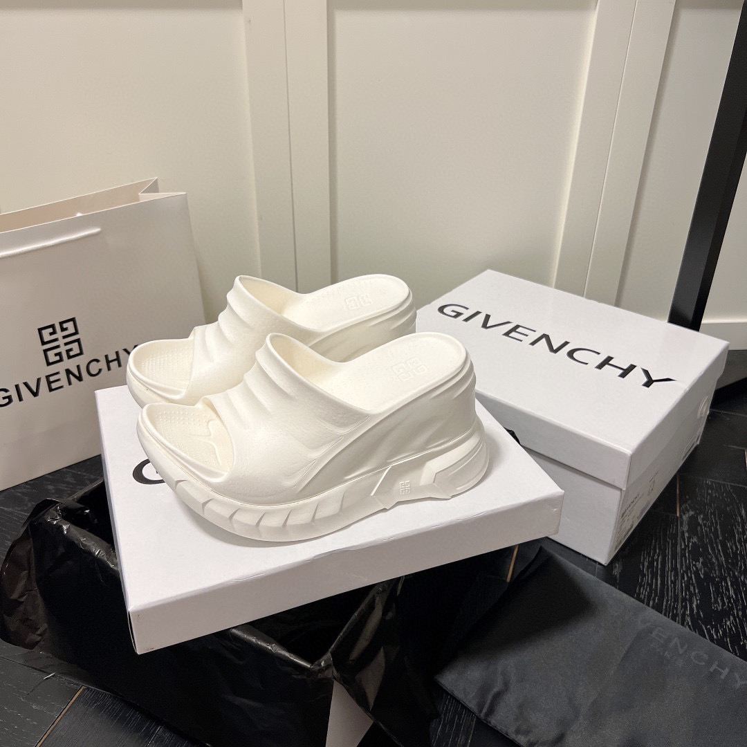 Givenchy  Comfortable And Casual All-match Slide Sandal - Image 3