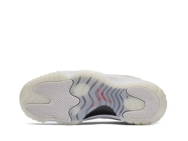 Jordan11 Platinum Tint