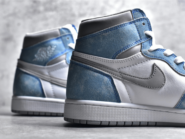Jordan1 High OG &ldquo;Hyper Royal"