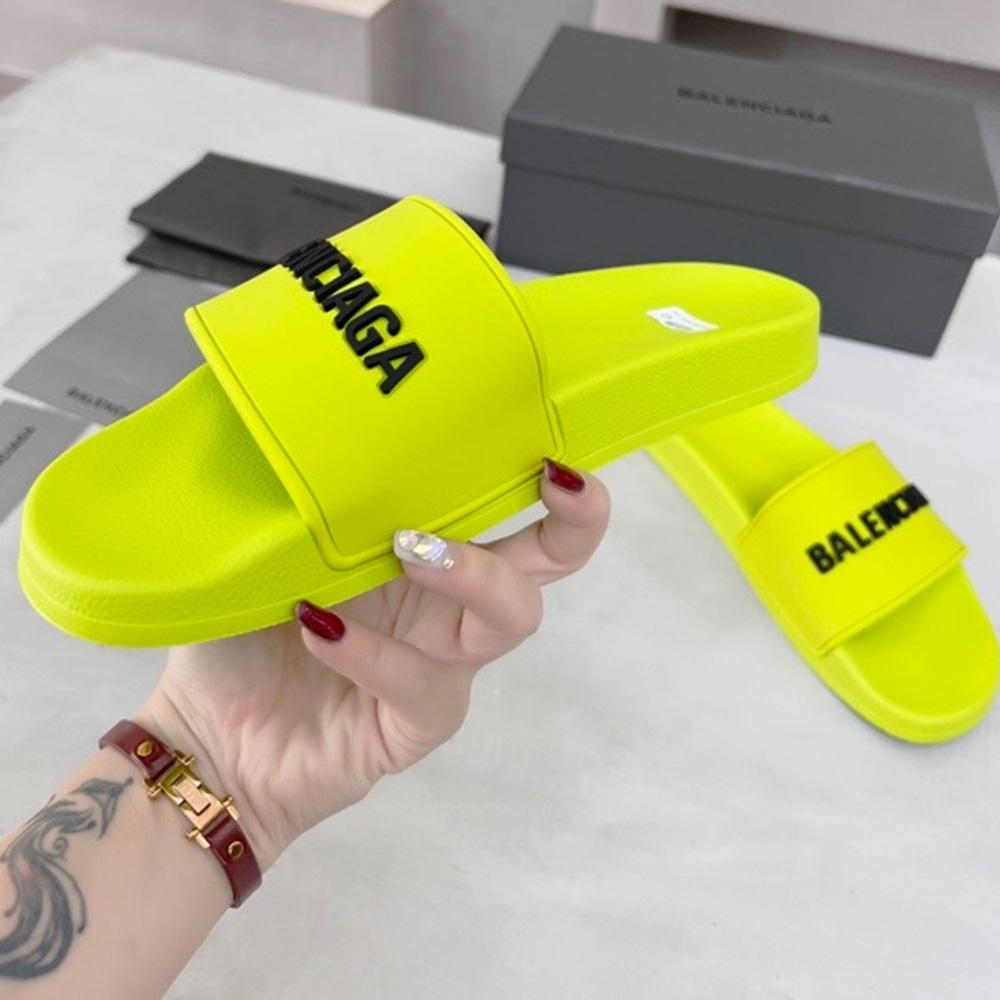 Balenciaga  Fashionable Flat Sandals Slide Sandal - Image 11