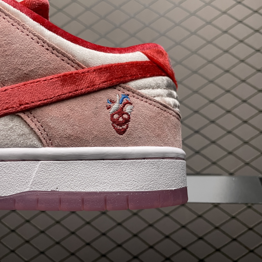 StrangeLove x SB Dunk Low - Image 4