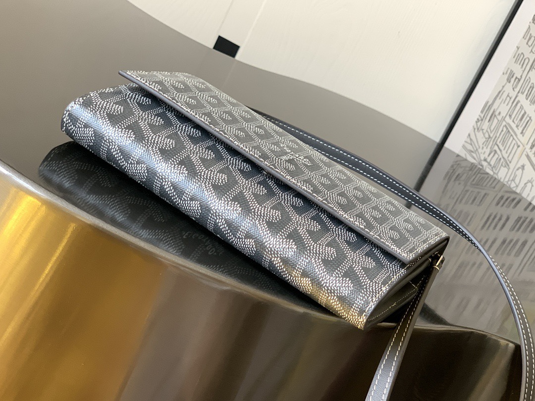 Goyard Varenne Continental Bag - Image 4