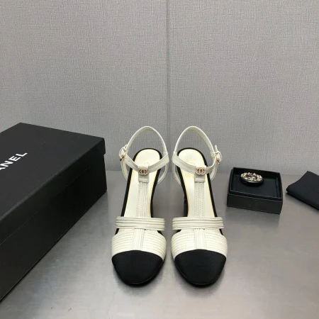 Chanel C buckle Rhinestone High Heels - Image 4