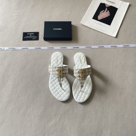 Chanel 26P C-Clip Thong Sandals - Image 8