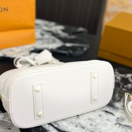 LV's New Shell Bag - Image 10
