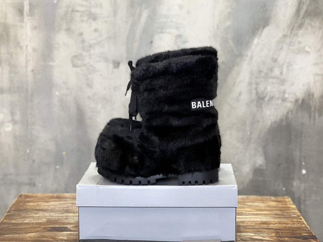 Balenciaga Skiwear Boots - Image 2