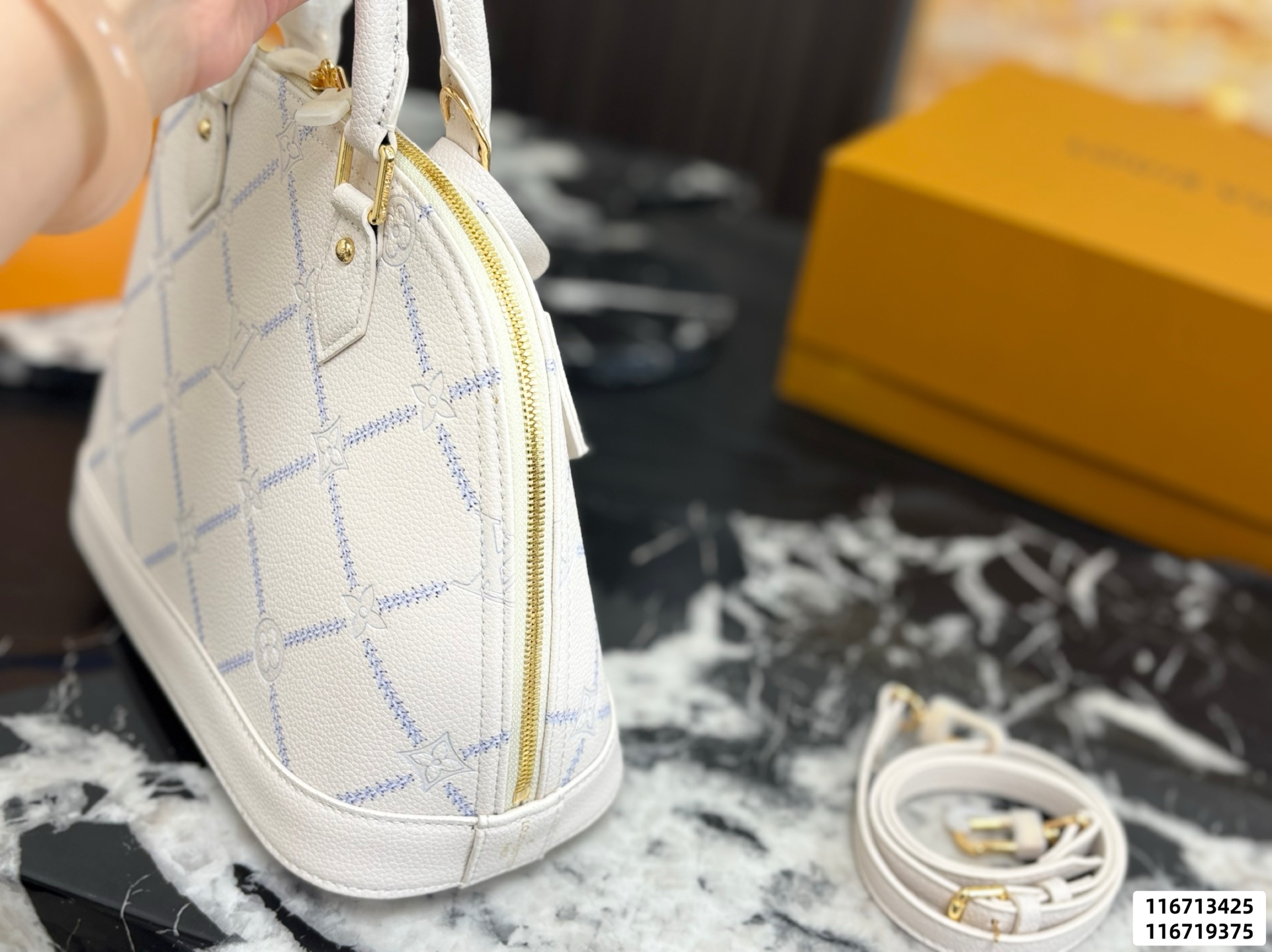 LV's New Shell Bag - Image 6