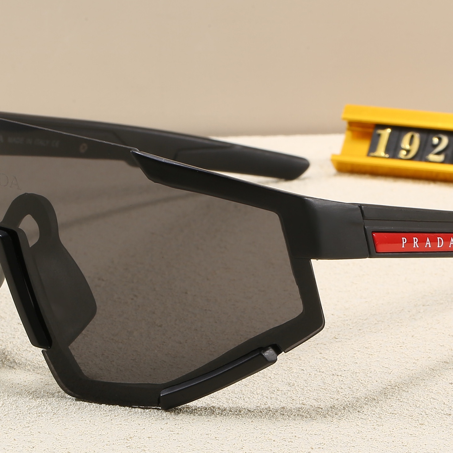 Prada Fashionable Sunglasses - Image 10