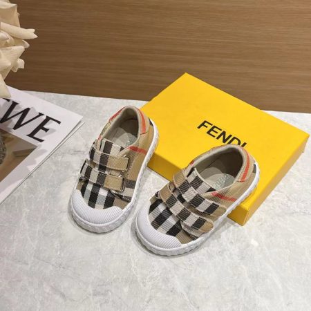 Burberry Children's Shoes - Image 2