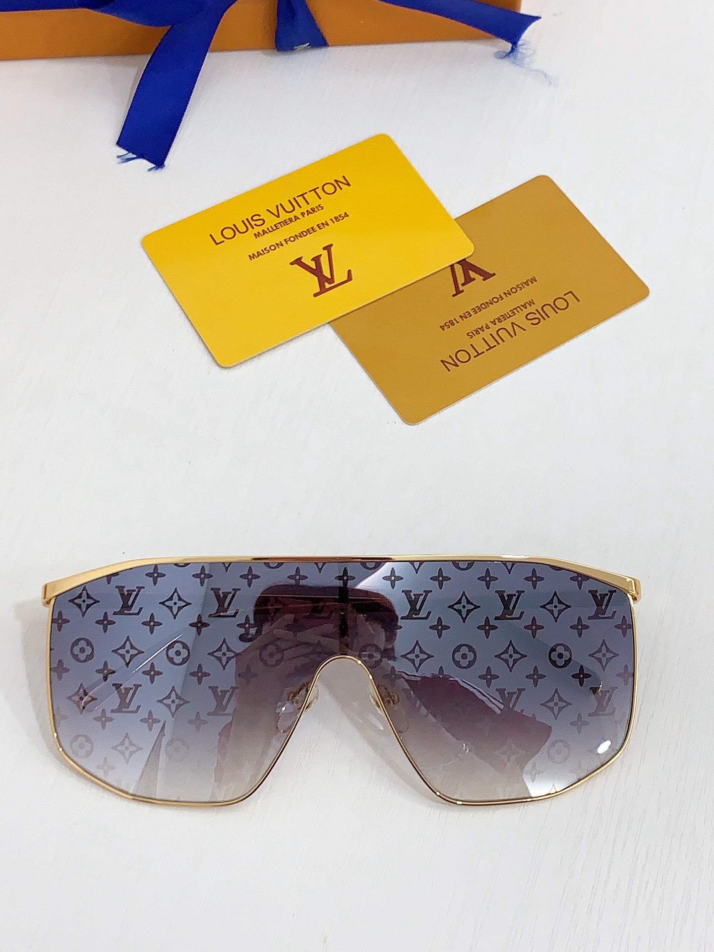 LV Fashionable Sunglasses - Image 8
